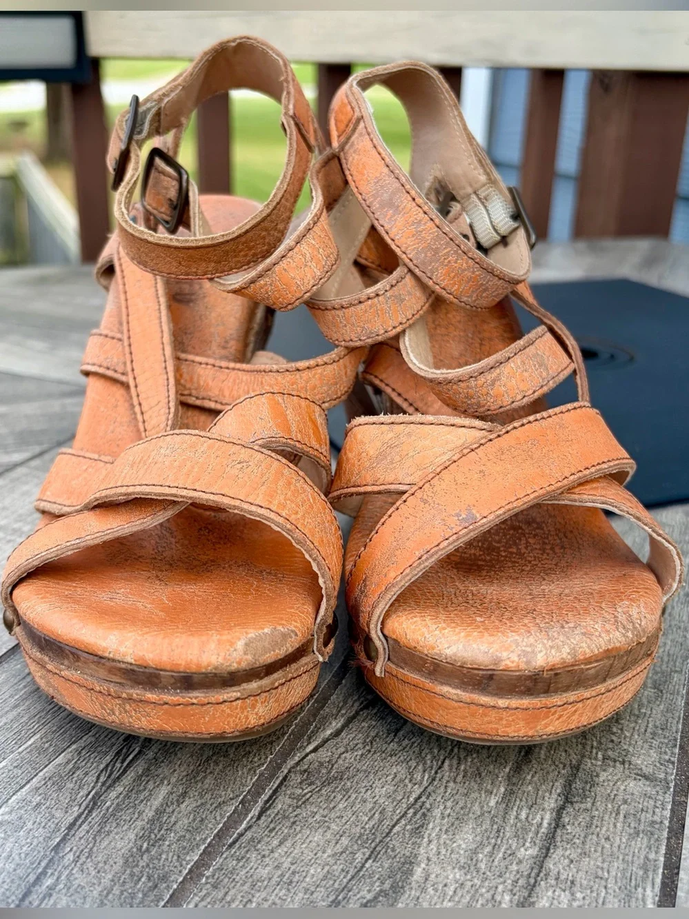 Bed Stu Juliana Sandals Sz 8.5B Strappy Wooden Platform Distressed Orange Rustic
